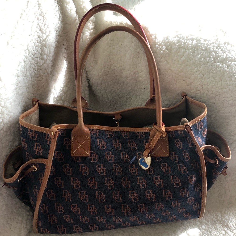 Large Dooney & Bourke purse